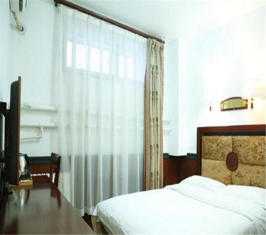 Starway Dongsi Hotel 3*